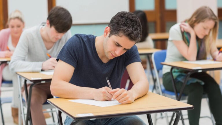 17 Harsh Realities of Being Poor That Most People Never See - Dad is FIRE