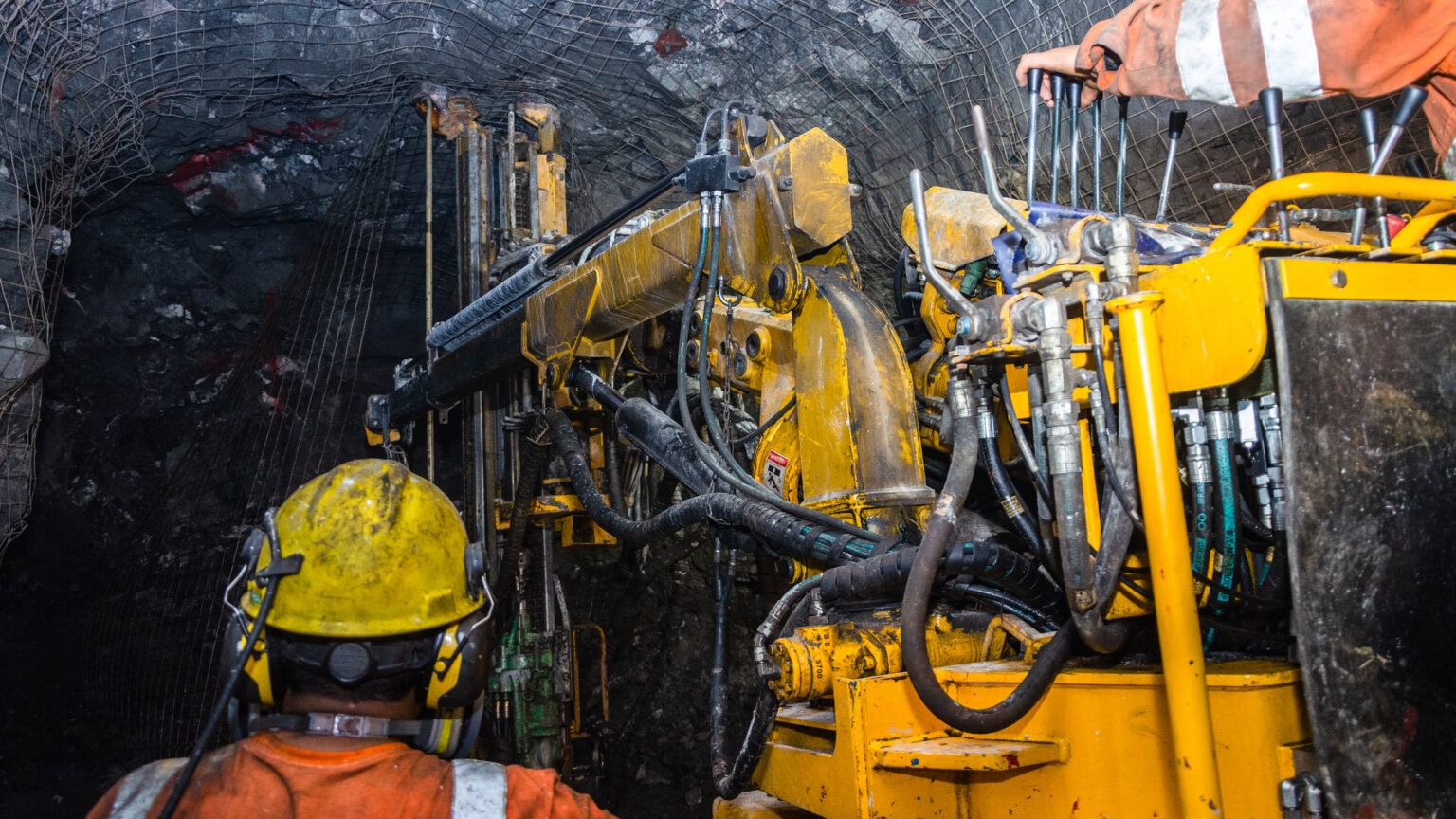 16 Dangerous Jobs That Pay $100K or More - Dad is FIRE