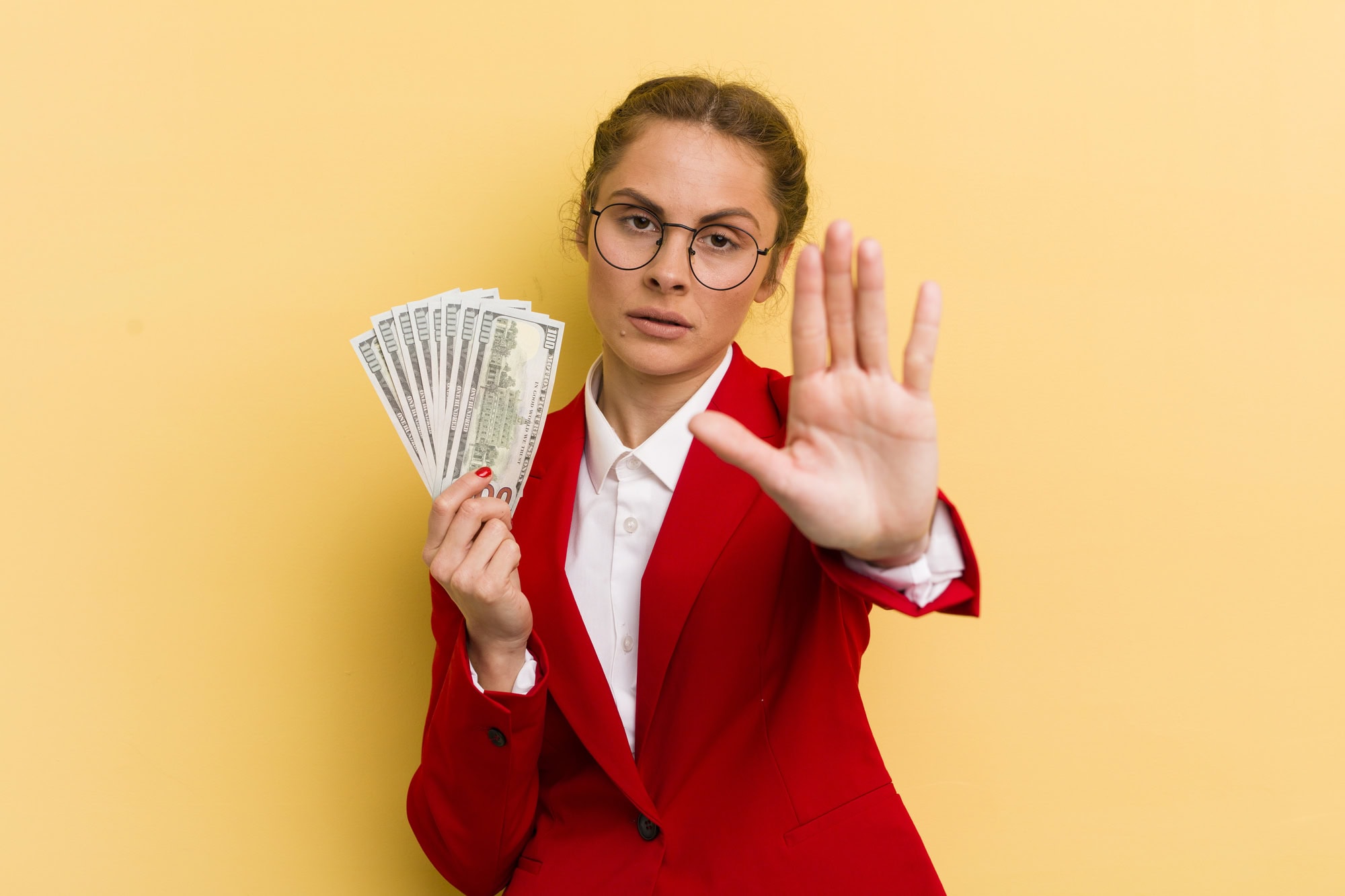 14 Cringe-Worthy Money Tips People Still Believe