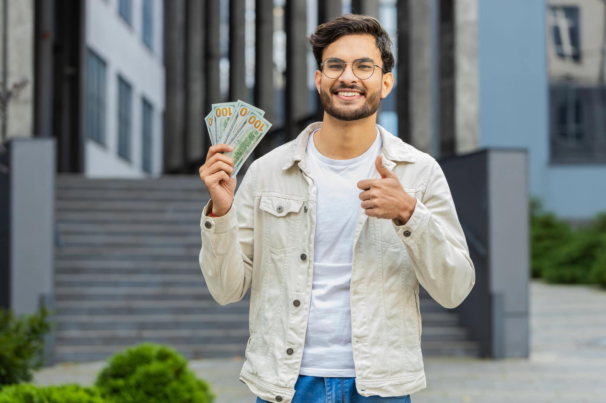 15 Side Hustles That Have Made People $100K a Year