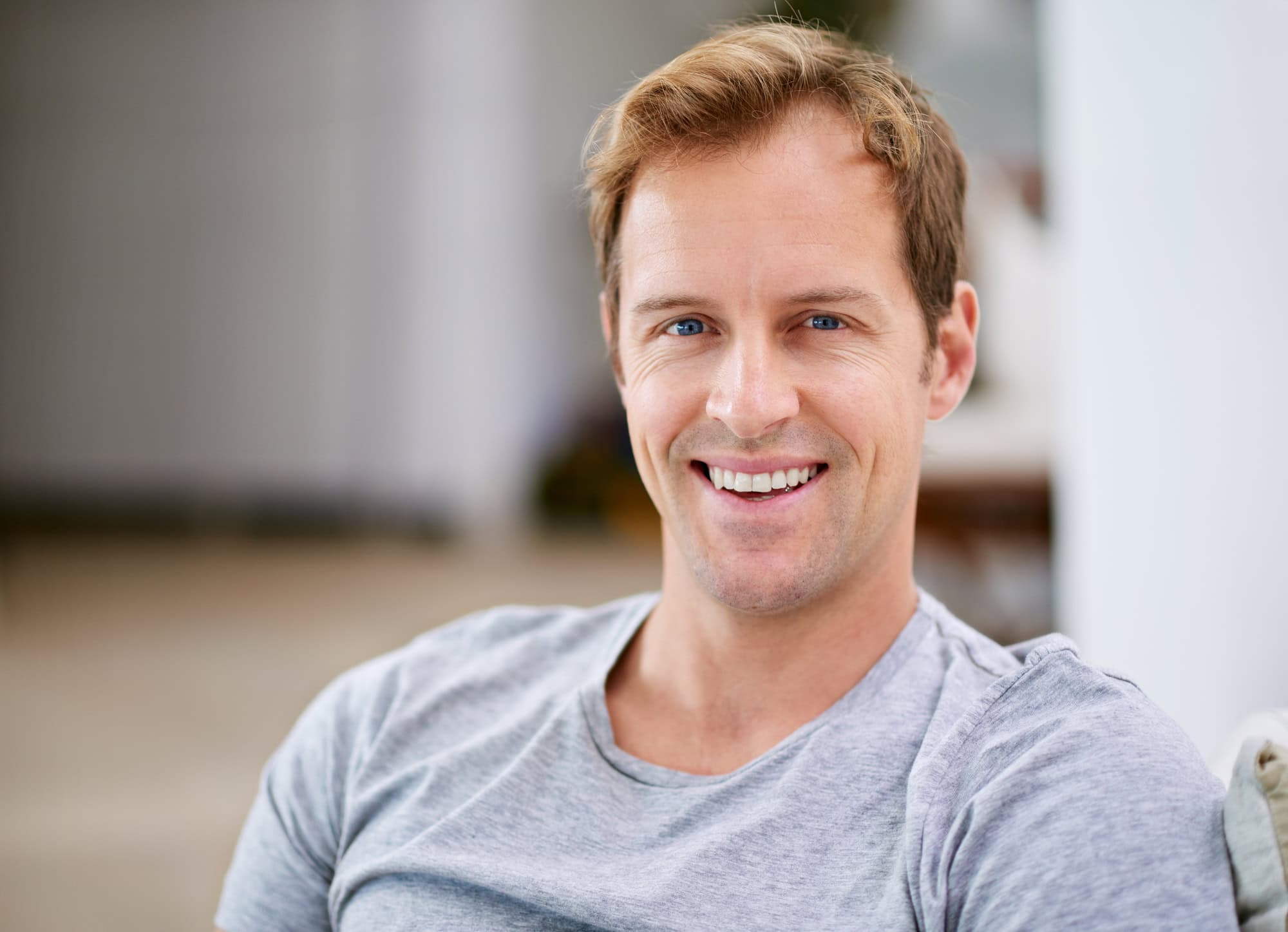 16 Signs Someone Is Quietly Wealthy (Without Flash or Flexing)